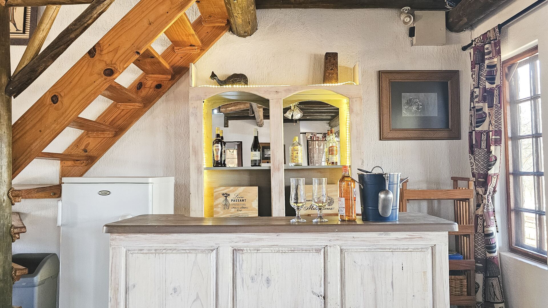 Bar nook under the thatch at Kruger Umoya