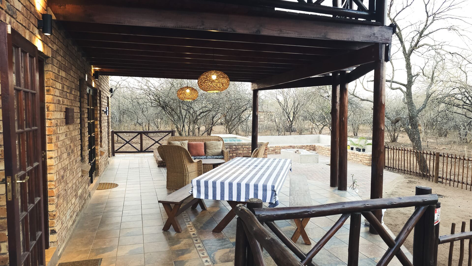 Entrance patio at Kruger Umoya